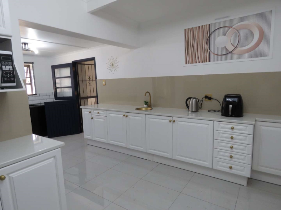 4 Bedroom Property for Sale in Kleinmond Western Cape